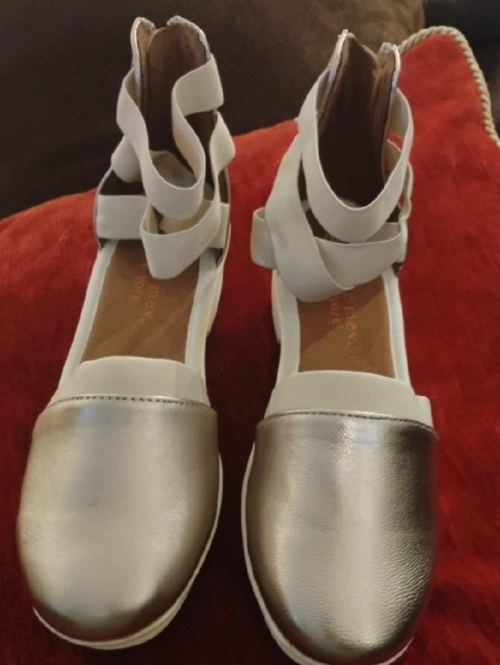 bernie mev. White Casual Slip-On Ballet Flat